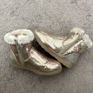 Cat & Jack shimmery boots for girls size 4